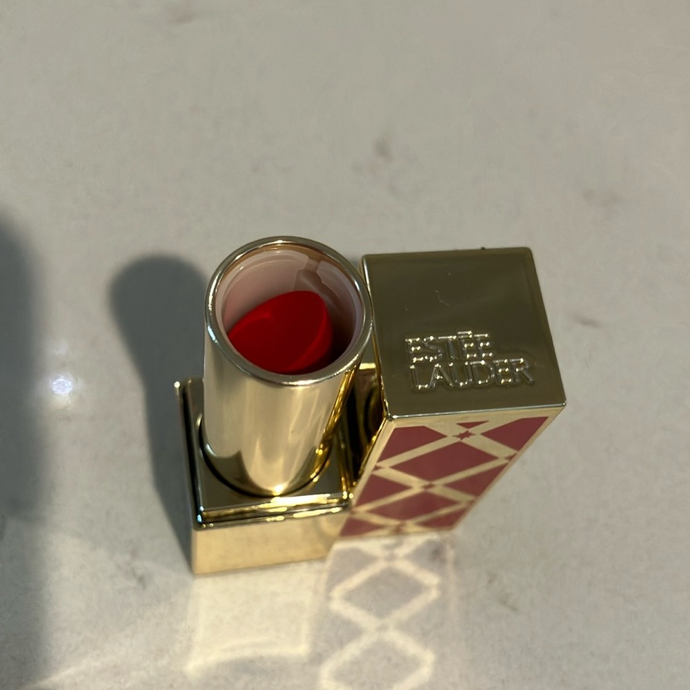 Yves Saint Laurent & Estée Lauder Red (Taylor Swift) Lipstick - Picture 3 of 4